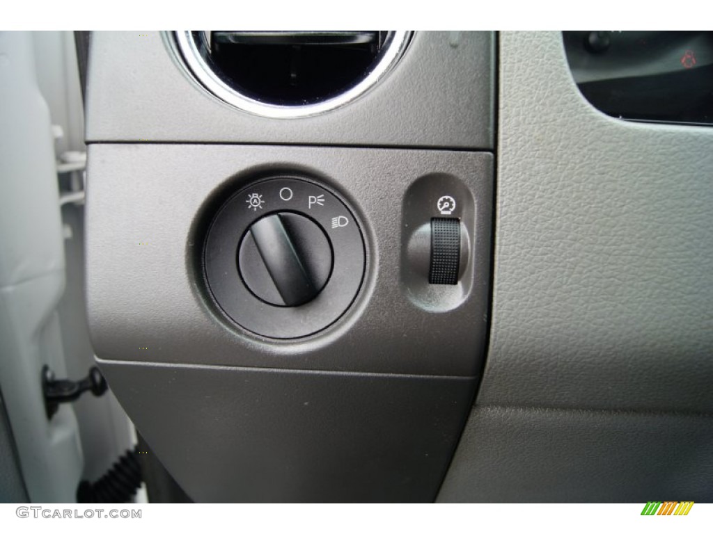 2006 F150 XLT Regular Cab - Oxford White / Medium/Dark Flint photo #27