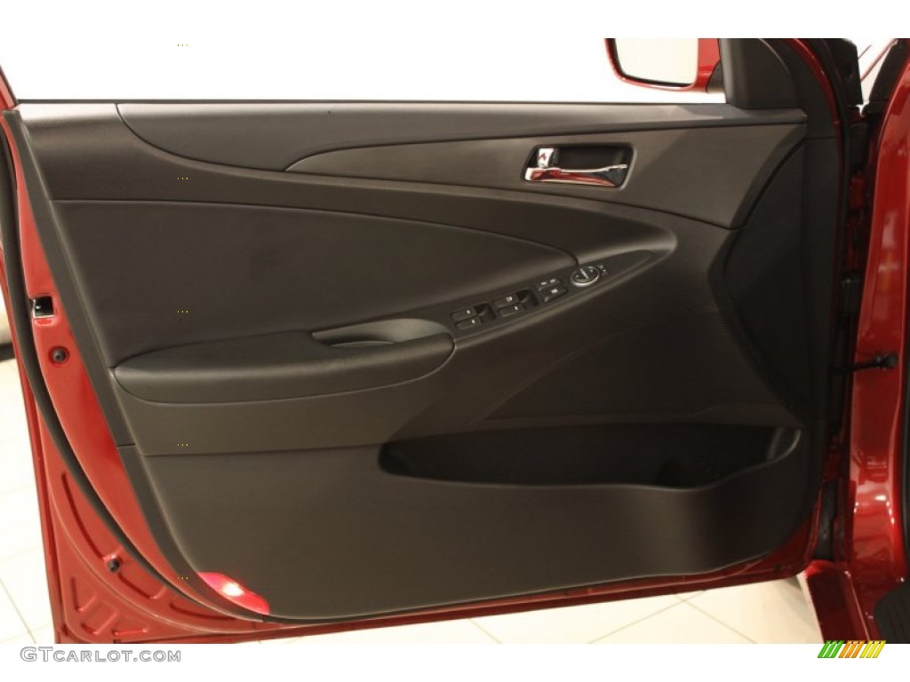 2011 Sonata SE - Venetian Red / Black photo #5