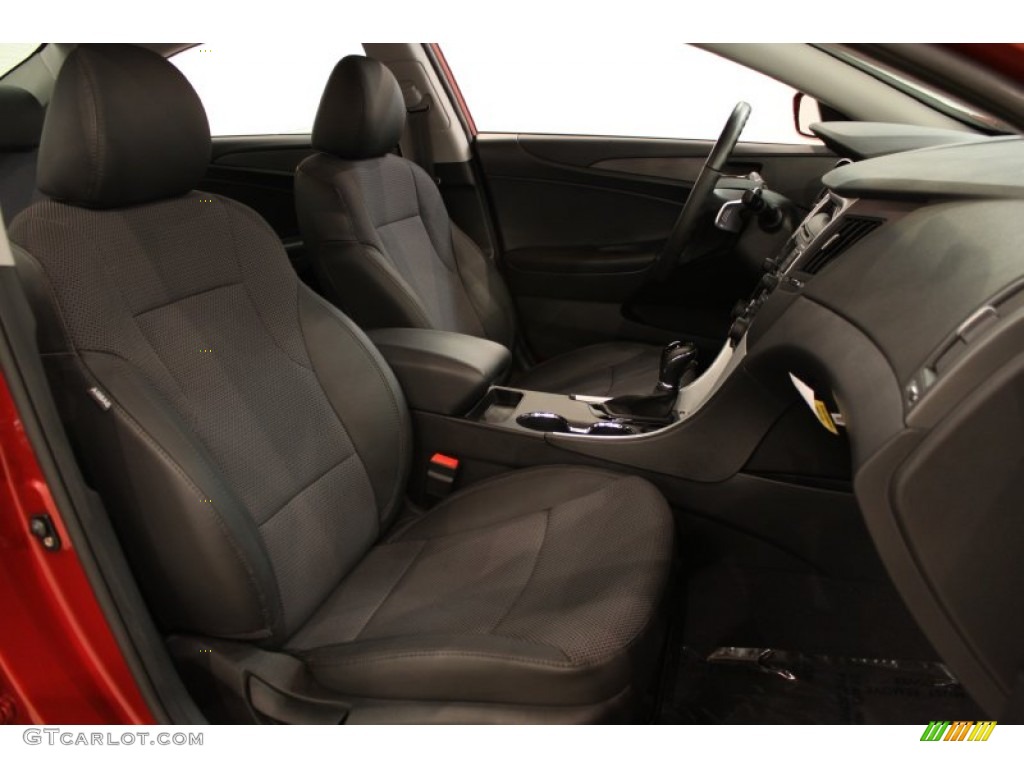 2011 Sonata SE - Venetian Red / Black photo #11
