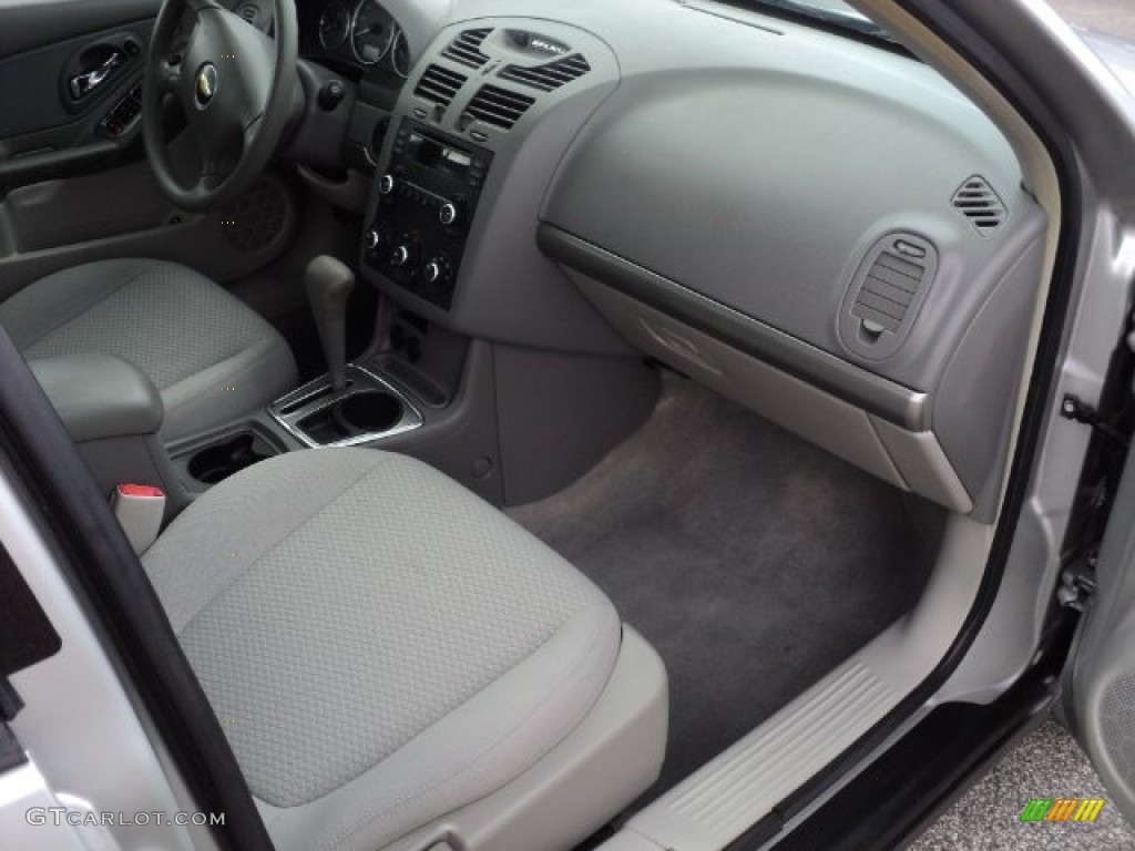 2006 Malibu LS Sedan - Silverstone Metallic / Titanium Gray photo #13