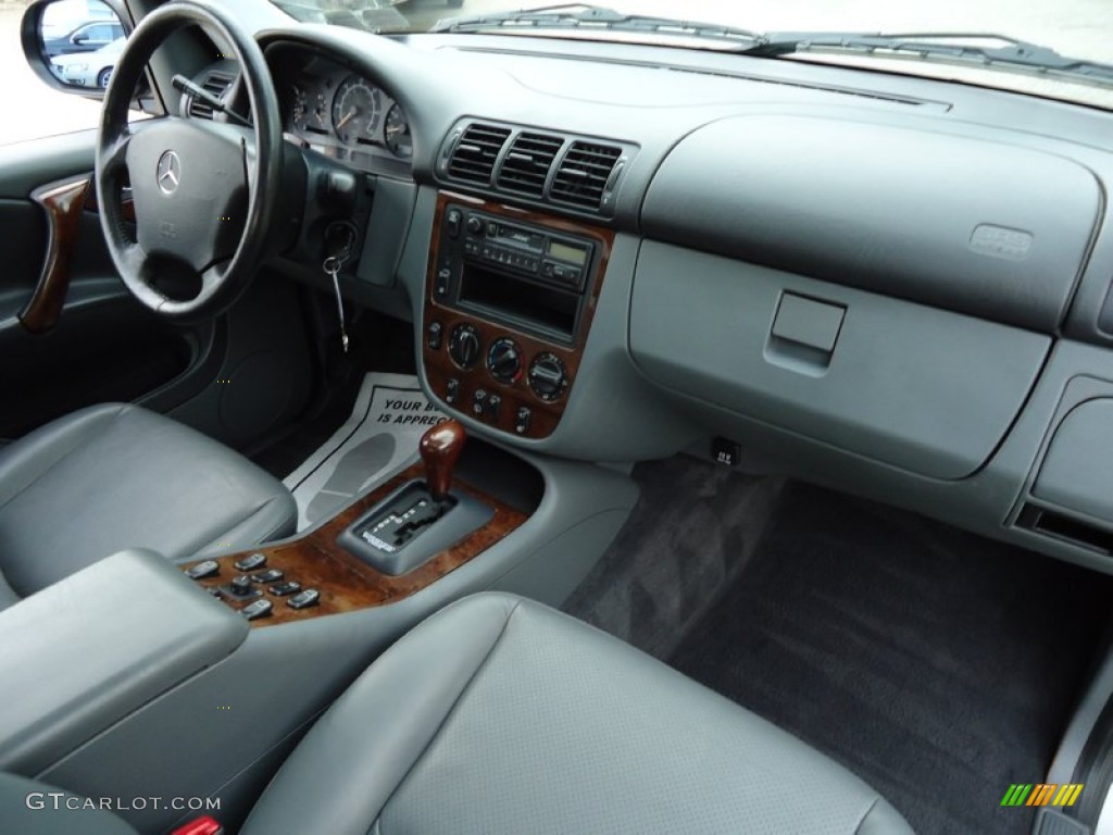 1999 Mercedes-Benz ML 430 4Matic Black Dashboard Photo #52854528