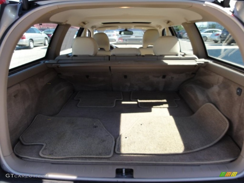 2002 Volvo V70 2.4T XC AWD Wagon Trunk Photos