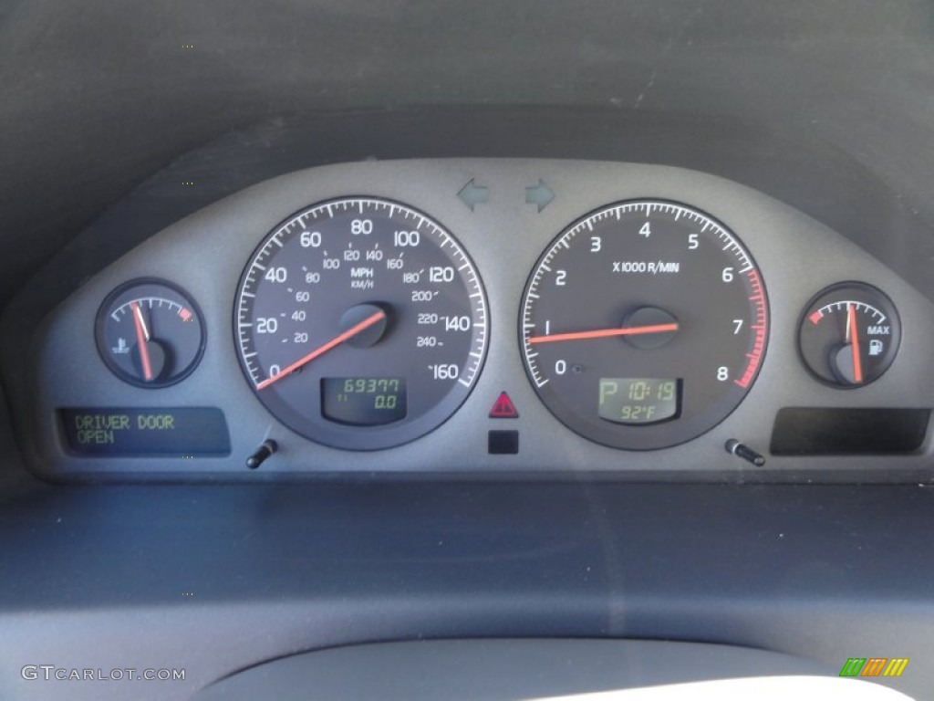 2002 Volvo V70 2.4T XC AWD Wagon Gauges Photos