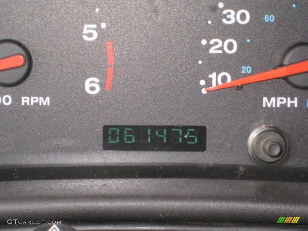 2002 Wrangler Sport 4x4 - Solar Yellow / Agate Black photo #2