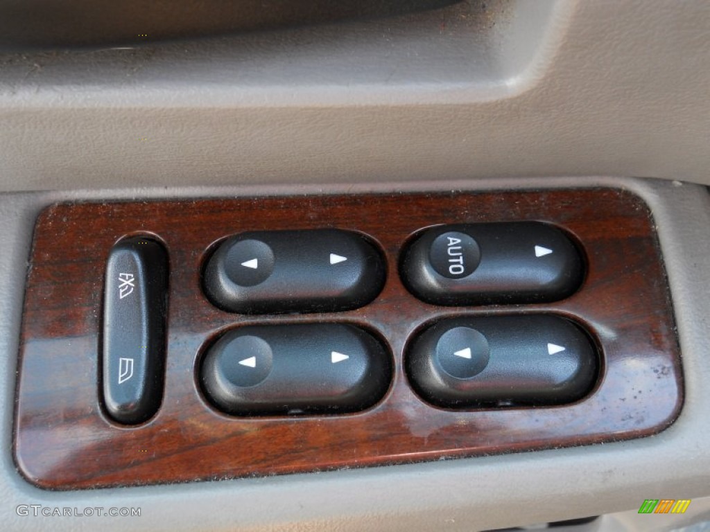 2005 Ford Taurus SEL Controls Photo #52855854