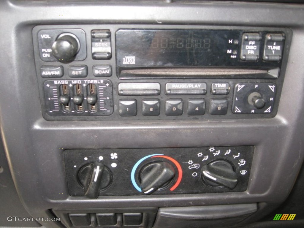 2002 Wrangler Sport 4x4 - Solar Yellow / Agate Black photo #17
