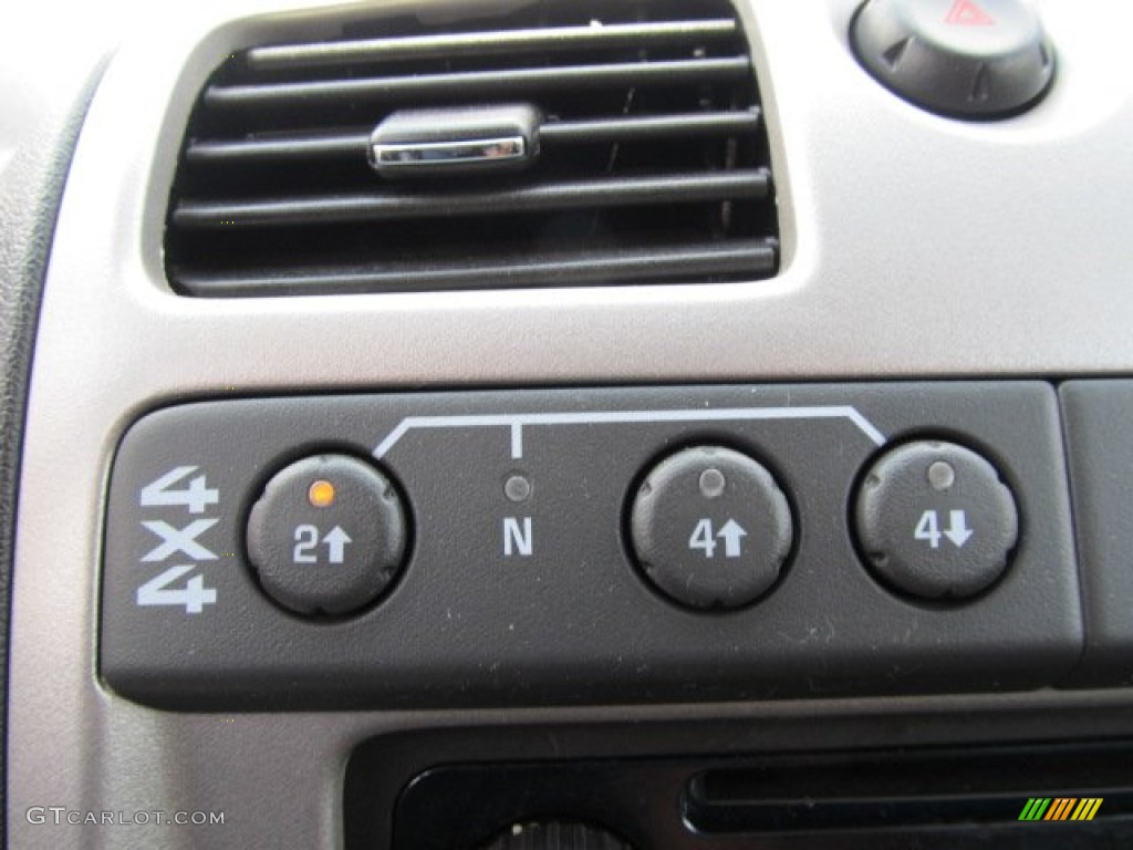 2008 Chevrolet Colorado LT Crew Cab 4x4 Controls Photo #52856052