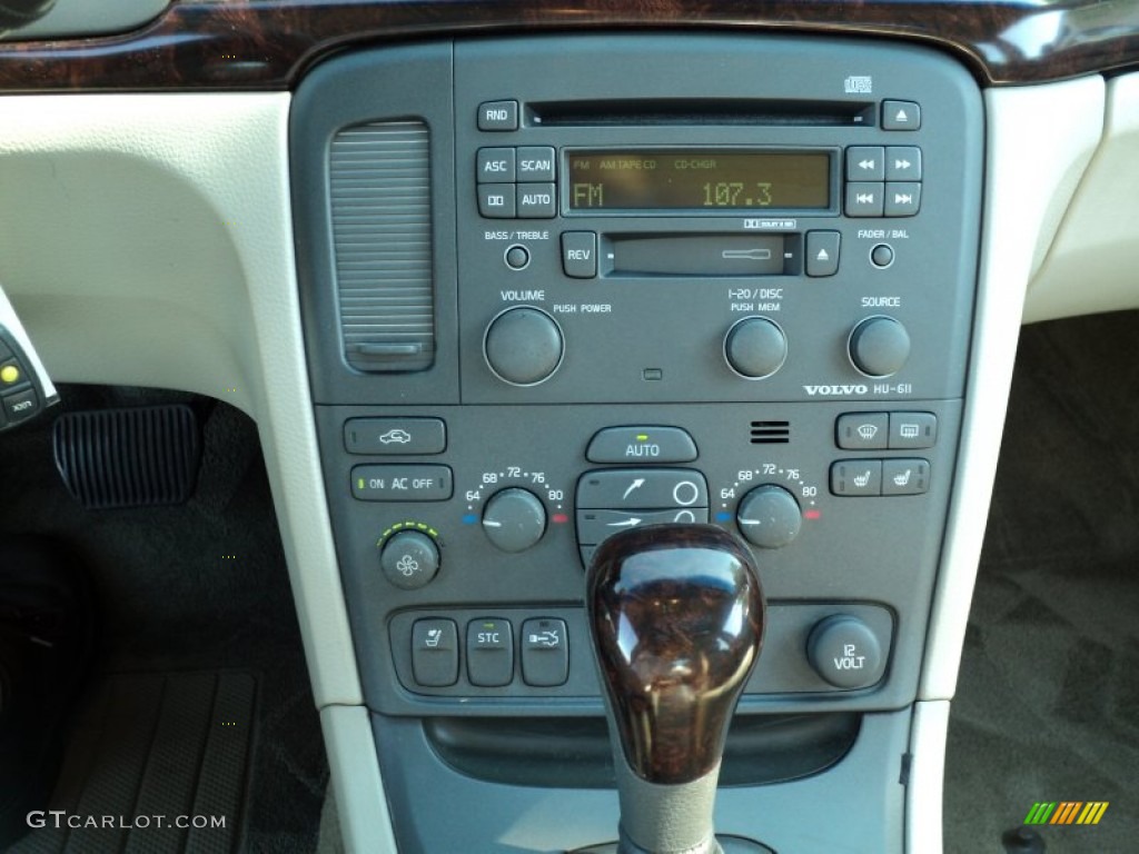 2002 Volvo S80 2.9 Controls Photo #52857498