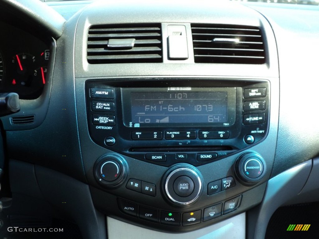 2004 Honda Accord EX-L Sedan Audio System Photo #52857876