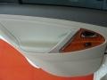 Super White - Camry XLE Photo No. 15