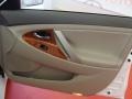Super White - Camry XLE Photo No. 28