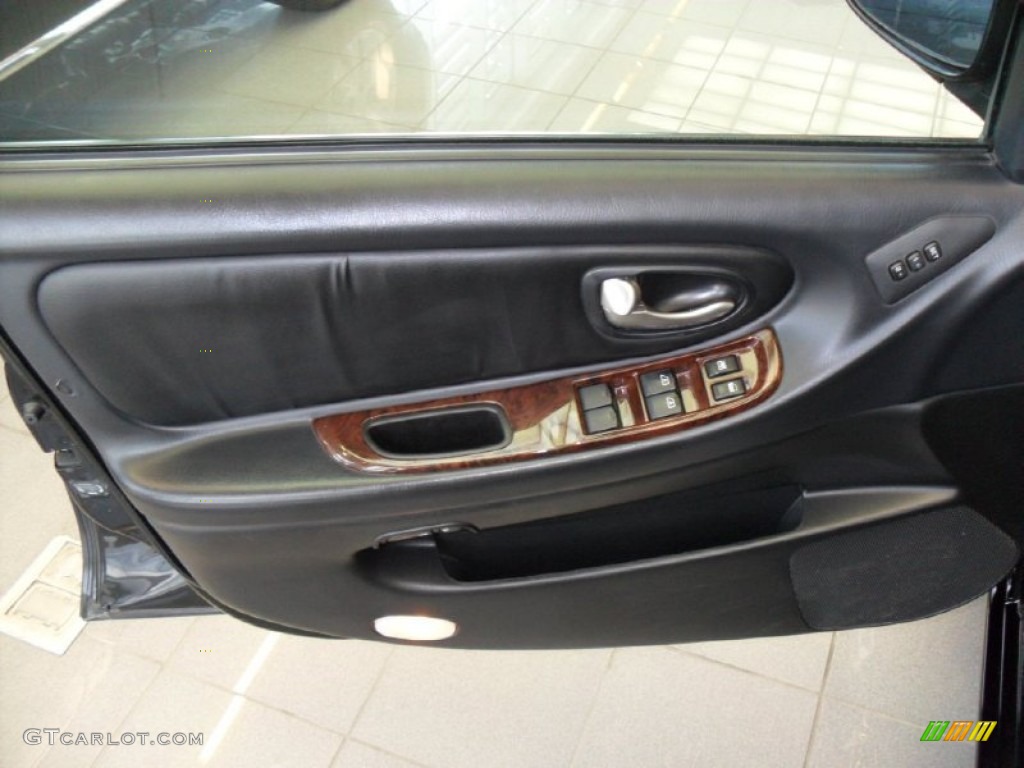 2003 Maxima GLE - Super Black / Black photo #16