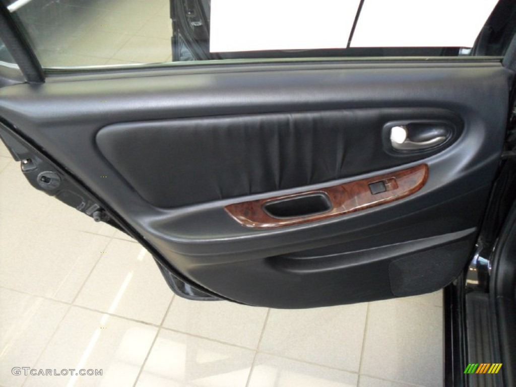 2003 Maxima GLE - Super Black / Black photo #17