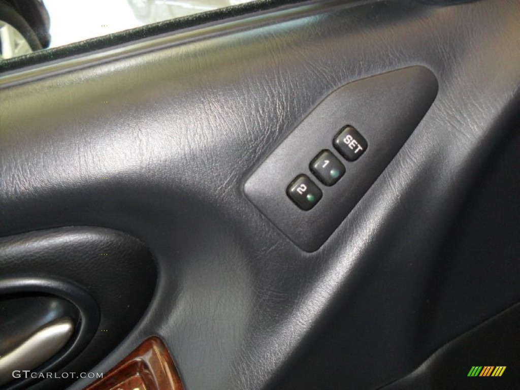 2003 Maxima GLE - Super Black / Black photo #25