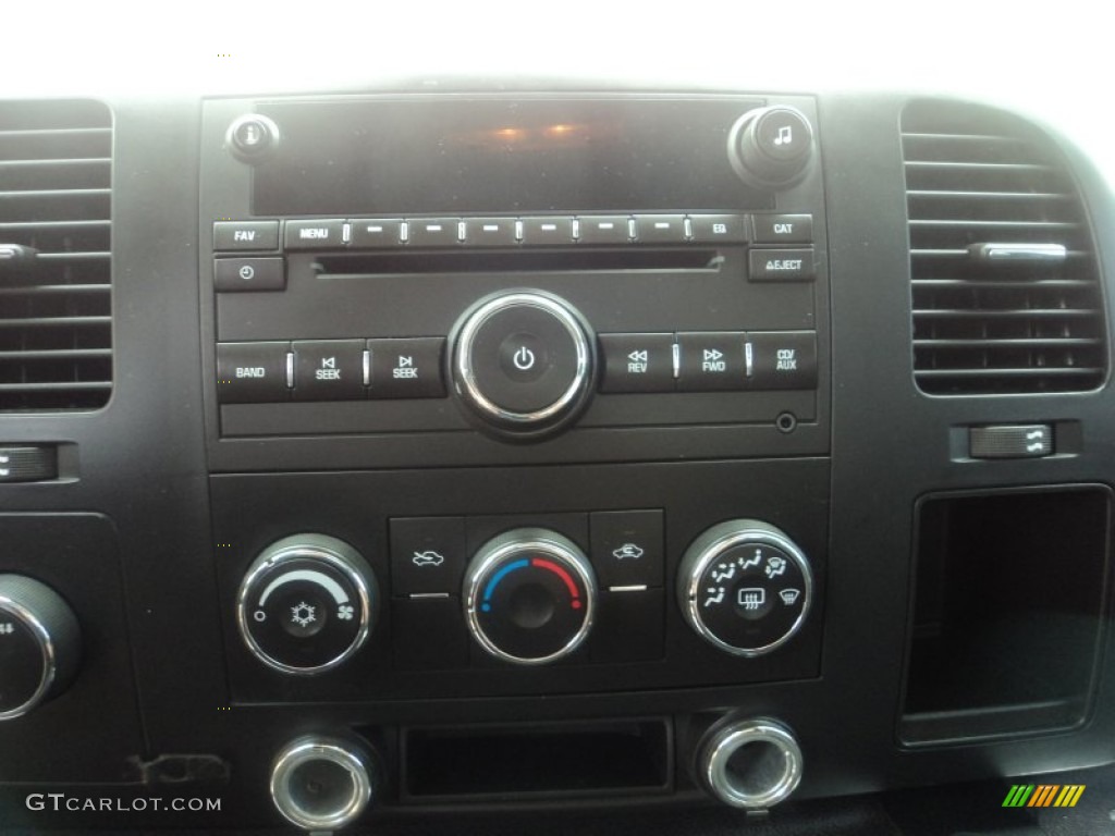 2008 Chevrolet Silverado 2500HD LT Regular Cab 4x4 Chassis Audio System Photo #52862592