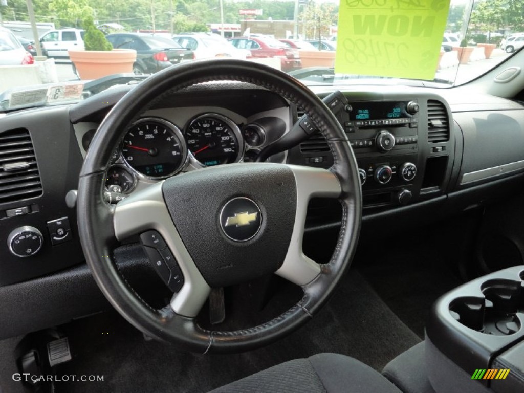 2007 Chevrolet Silverado 2500HD LT Regular Cab 4x4 Ebony Steering Wheel Photo #52862820