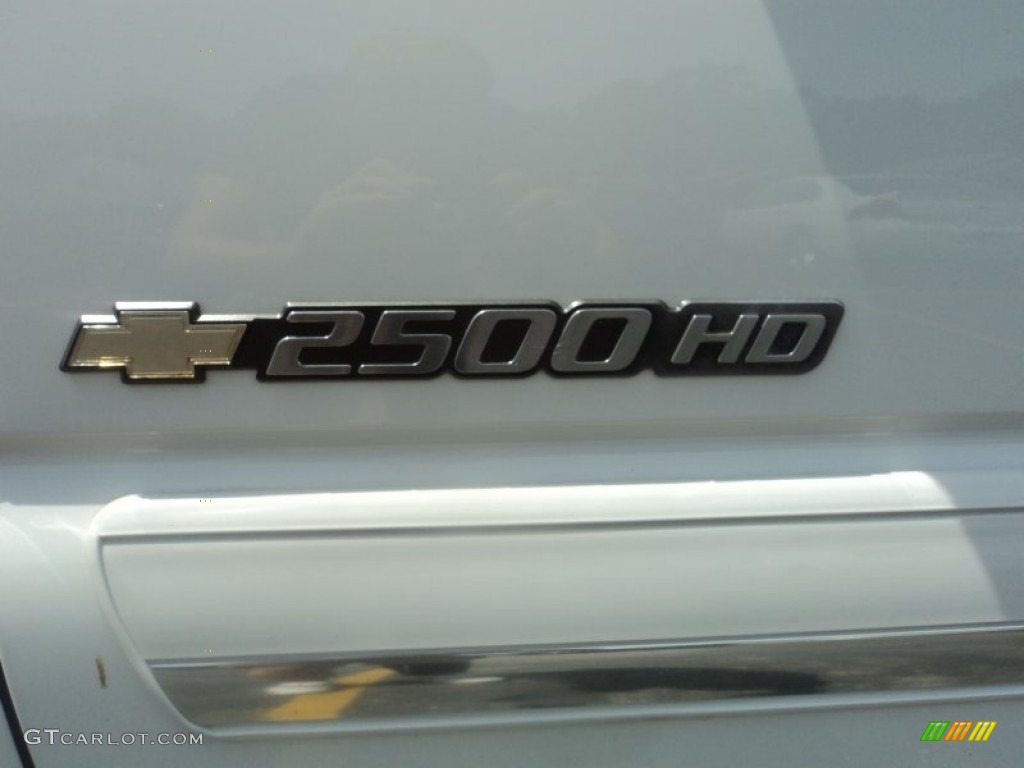 2006 Chevrolet Silverado 2500HD LT Crew Cab 4x4 Marks and Logos Photo #52863384