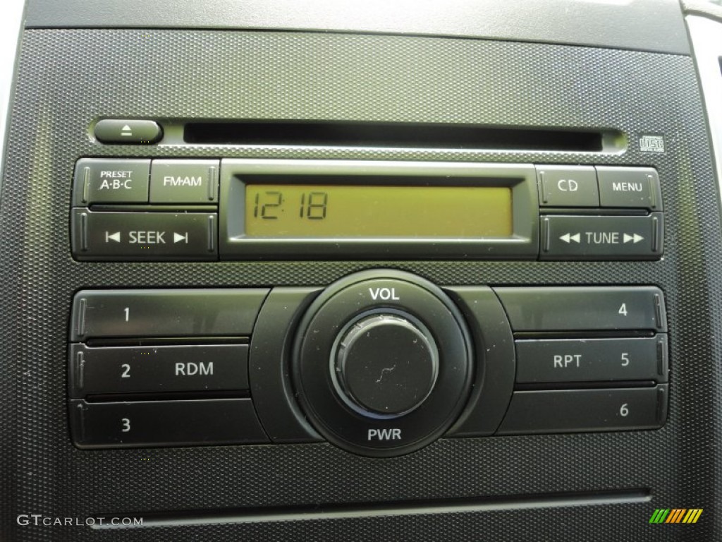 2009 Nissan Frontier SE Crew Cab 4x4 Audio System Photos