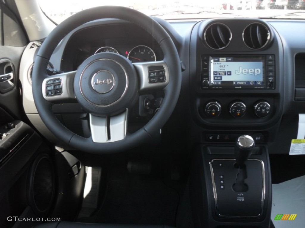 2011 Patriot Latitude X - Bright Silver Metallic / Dark Slate Gray photo #15