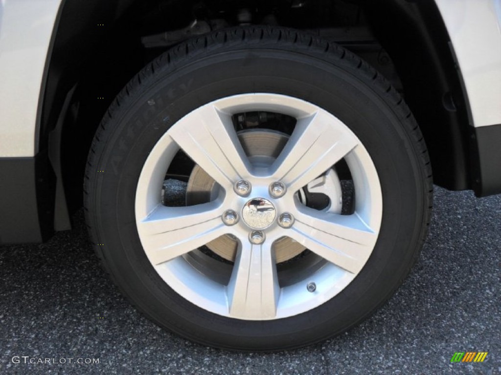 2011 Patriot Latitude X - Bright Silver Metallic / Dark Slate Gray photo #25