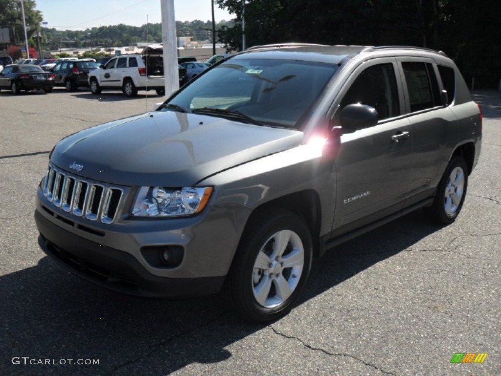 2011 Compass 2.4 Latitude 4x4 - Mineral Gray Metallic / Dark Slate Gray photo #1