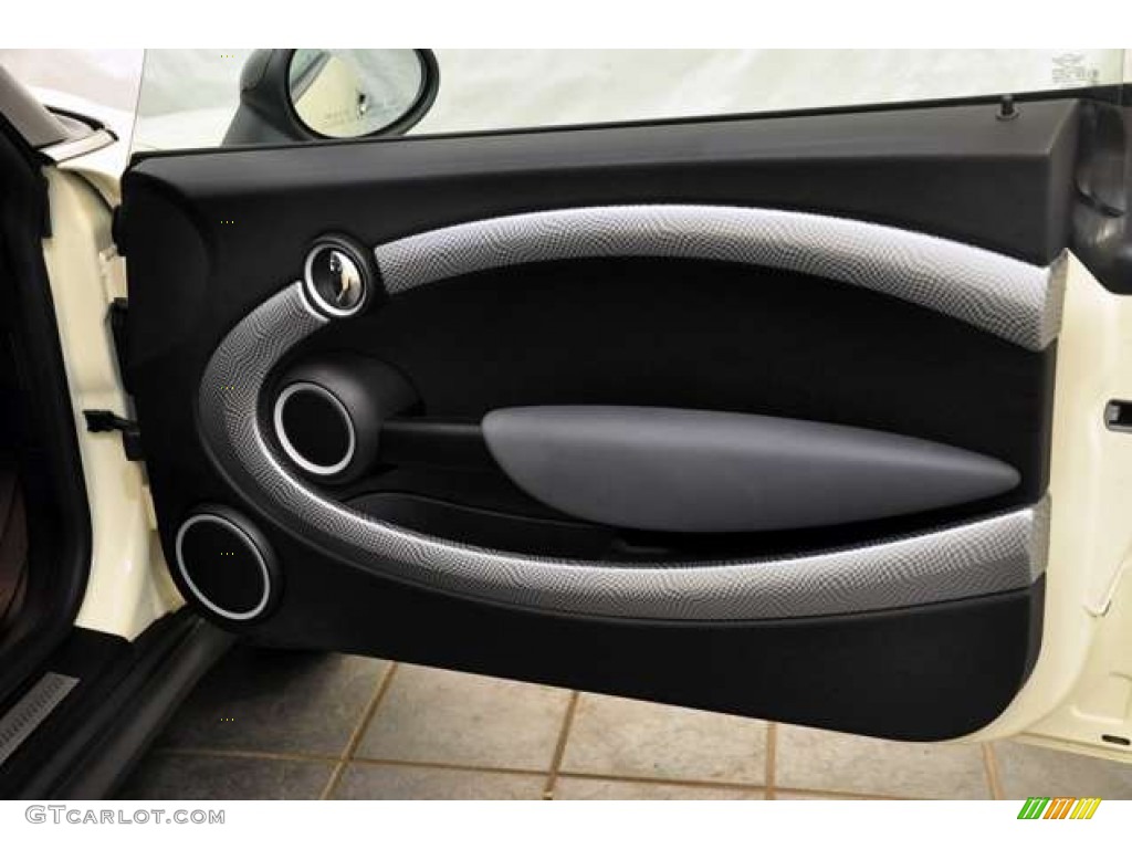2009 Mini Cooper S Hardtop Black/Grey Door Panel Photo #52870851