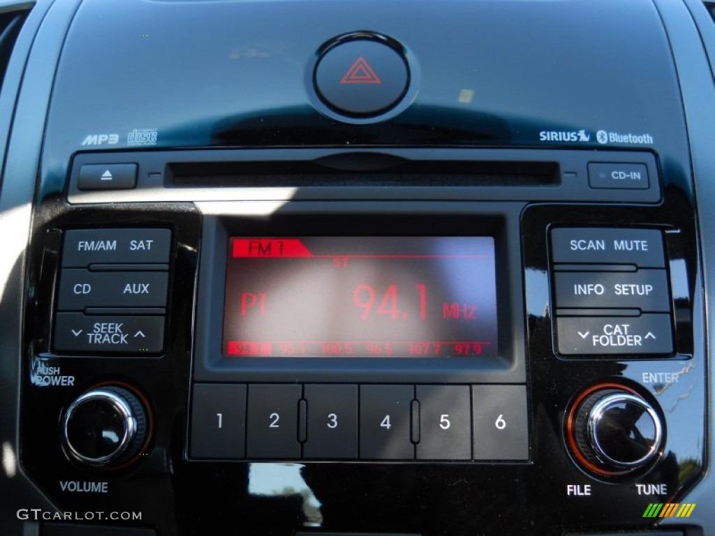 2010 Kia Forte Koup SX Controls Photo #52871742