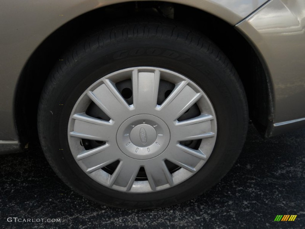 2005 Focus ZX4 S Sedan - Arizona Beige Metallic / Dark Pebble/Light Pebble photo #15