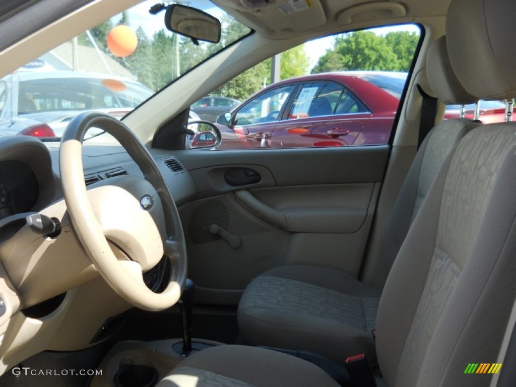 2005 Focus ZX4 S Sedan - Arizona Beige Metallic / Dark Pebble/Light Pebble photo #19