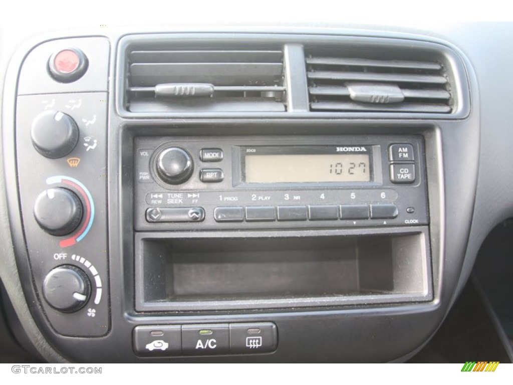 1999 Honda Civic DX Hatchback Audio System Photo #52872783