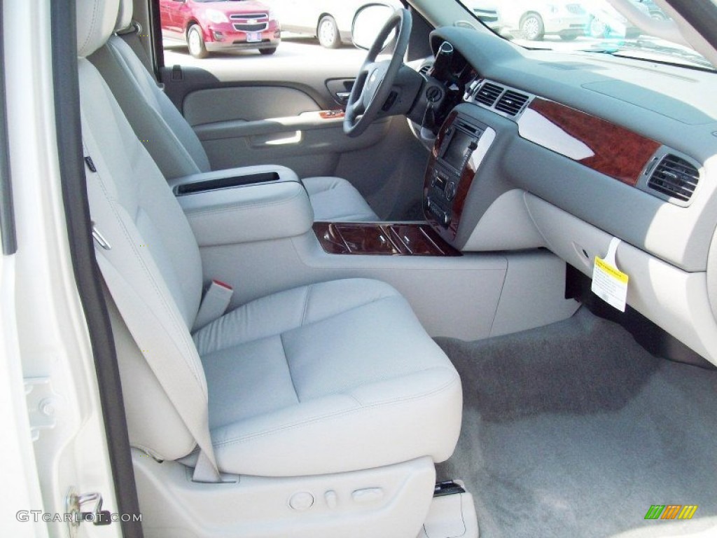 Ebony Interior 2008 Chevrolet Tahoe LTZ 4x4 Photo #52873320