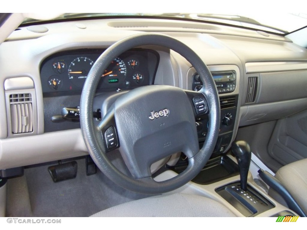 2004 Grand Cherokee Laredo - Inferno Red Pearl / Taupe photo #14