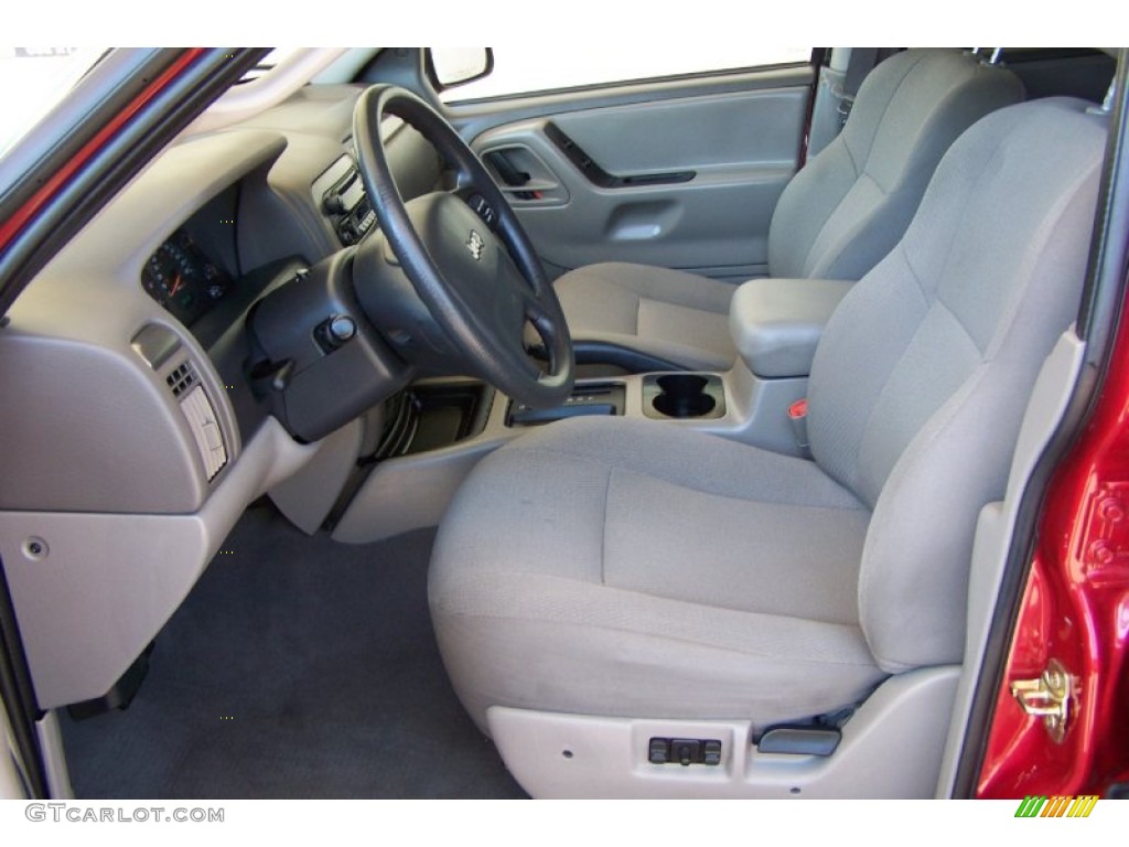 2004 Grand Cherokee Laredo - Inferno Red Pearl / Taupe photo #17