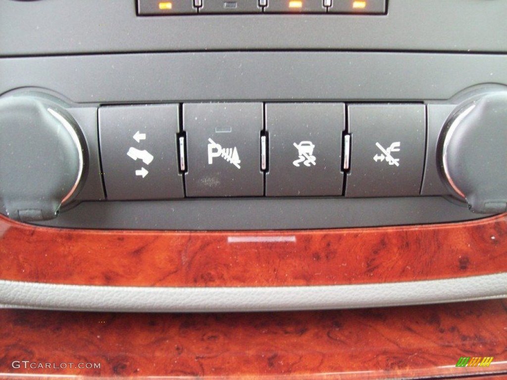 2008 Chevrolet Tahoe LTZ 4x4 Controls Photo #52873674