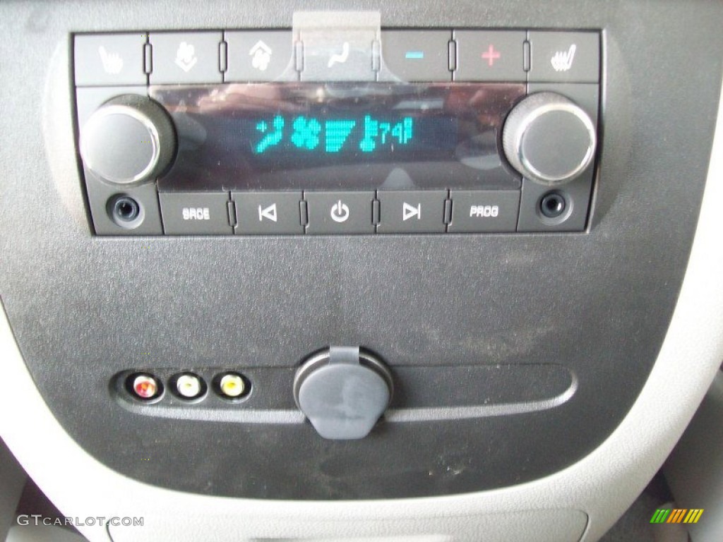 2008 Chevrolet Tahoe LTZ 4x4 Controls Photo #52873725