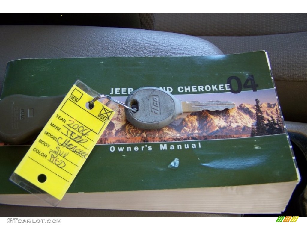 2004 Grand Cherokee Laredo - Inferno Red Pearl / Taupe photo #51