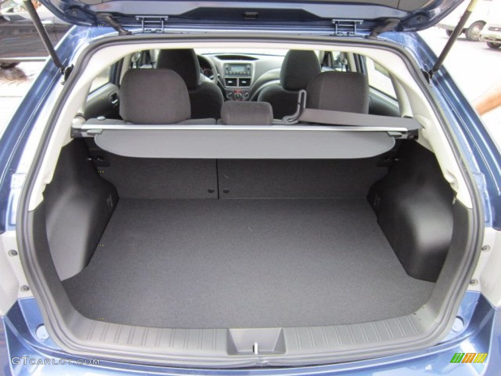 2011 Subaru Impreza 2.5i Premium Wagon Trunk Photos