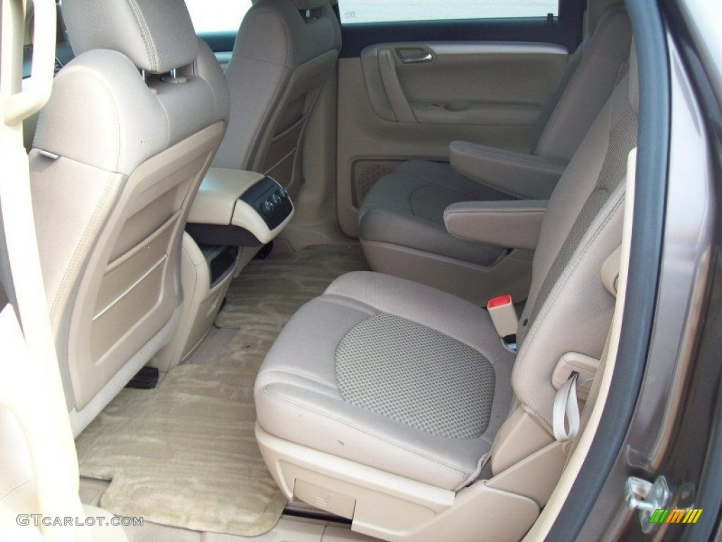 Tan Interior 2008 Saturn Outlook XE AWD Photo #52876896