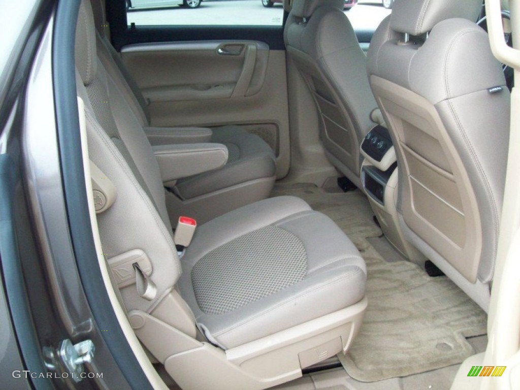 Tan Interior 2008 Saturn Outlook XE AWD Photo #52876944