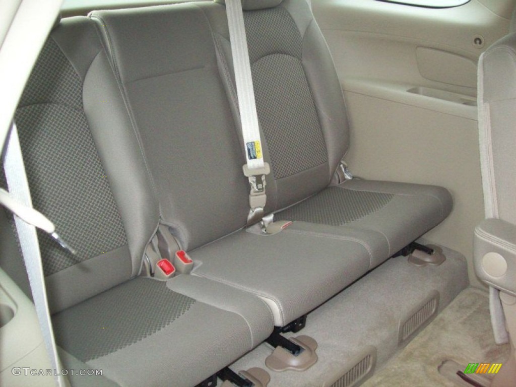 Tan Interior 2008 Saturn Outlook XE AWD Photo #52876953