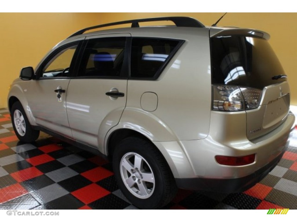 2007 Outlander LS 4WD - Desert Sand Metallic / Beige photo #3