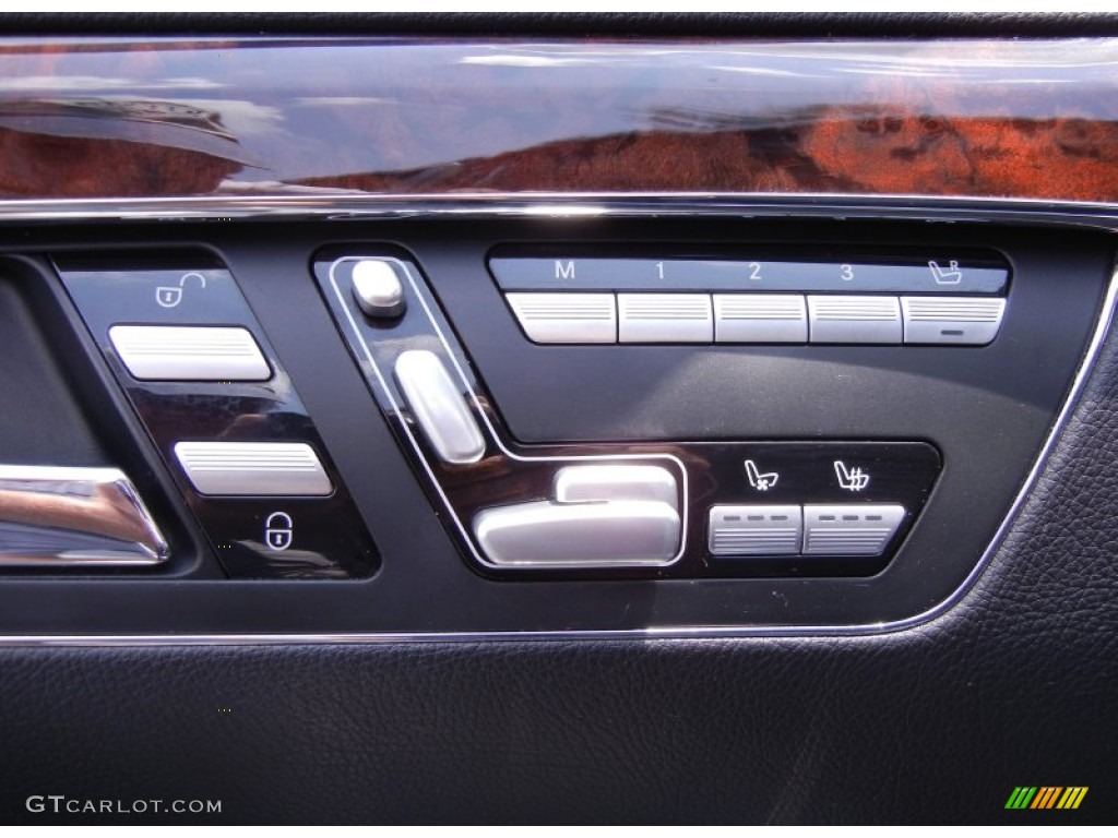 2009 Mercedes-Benz S 550 Sedan Controls Photo #52879206
