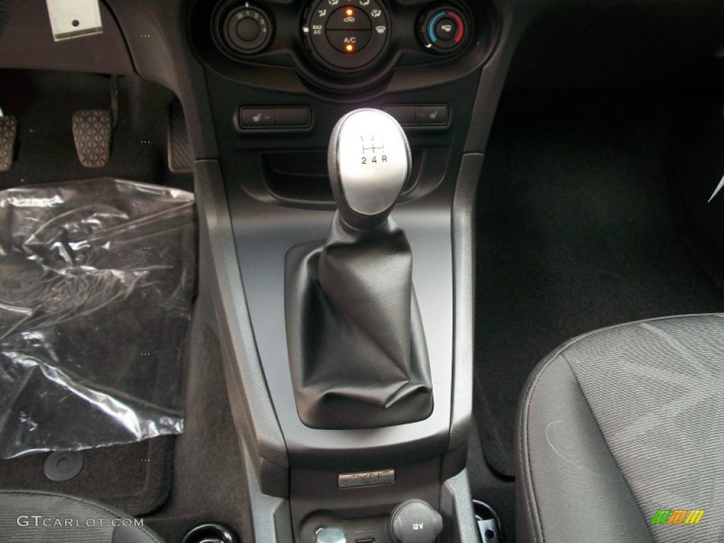 2012 Ford Fiesta SE Sedan 5 Speed Manual Transmission Photo #52881414