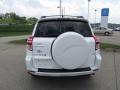 Super White - RAV4 4WD Photo No. 3