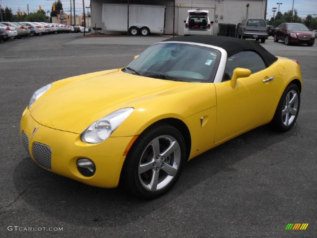 2008 Solstice Roadster - Mean Yellow / Ebony photo #1