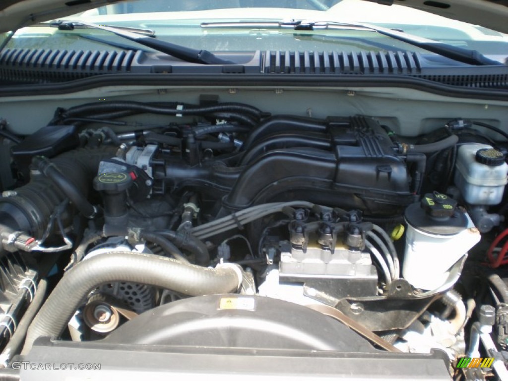 2005 Explorer XLT 4x4 - Mineral Grey Metallic / Medium Parchment photo #25