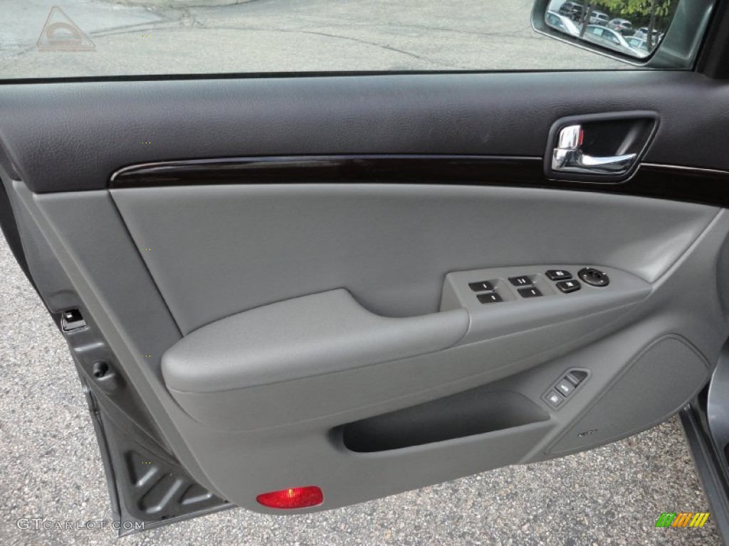 2010 Hyundai Sonata Limited Gray Door Panel Photo #52885704