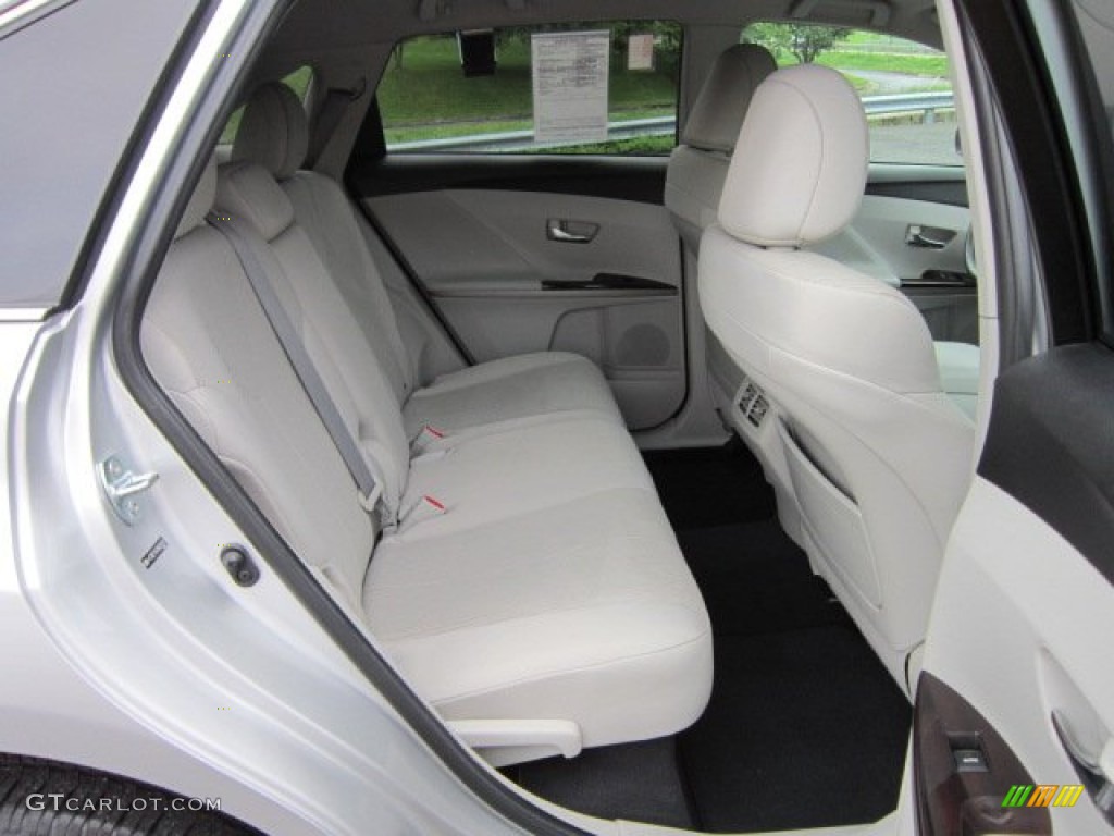 2009 Venza AWD - Classic Silver Metallic / Gray photo #9