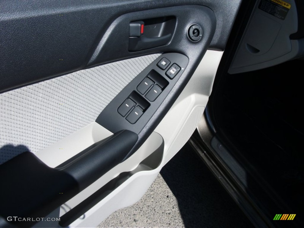 2012 Kia Forte EX Controls Photo #52889805