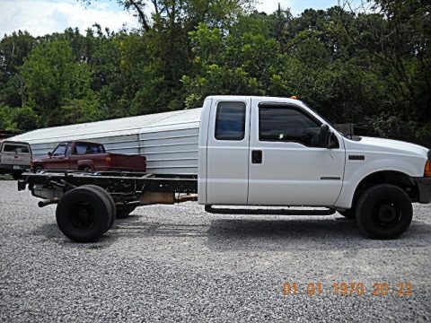 2001 Ford F350 Super Duty XL SuperCab 4x4 Dually Chassis Data, Info and Specs